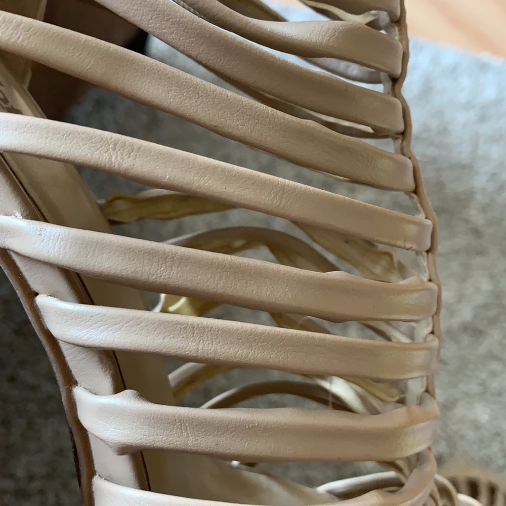 Heels - Picture 6 of 9